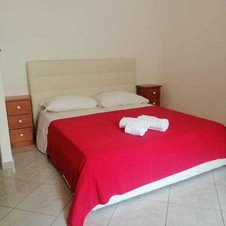 Apartment In Front Of The Train Station! Florence Ngoại thất bức ảnh