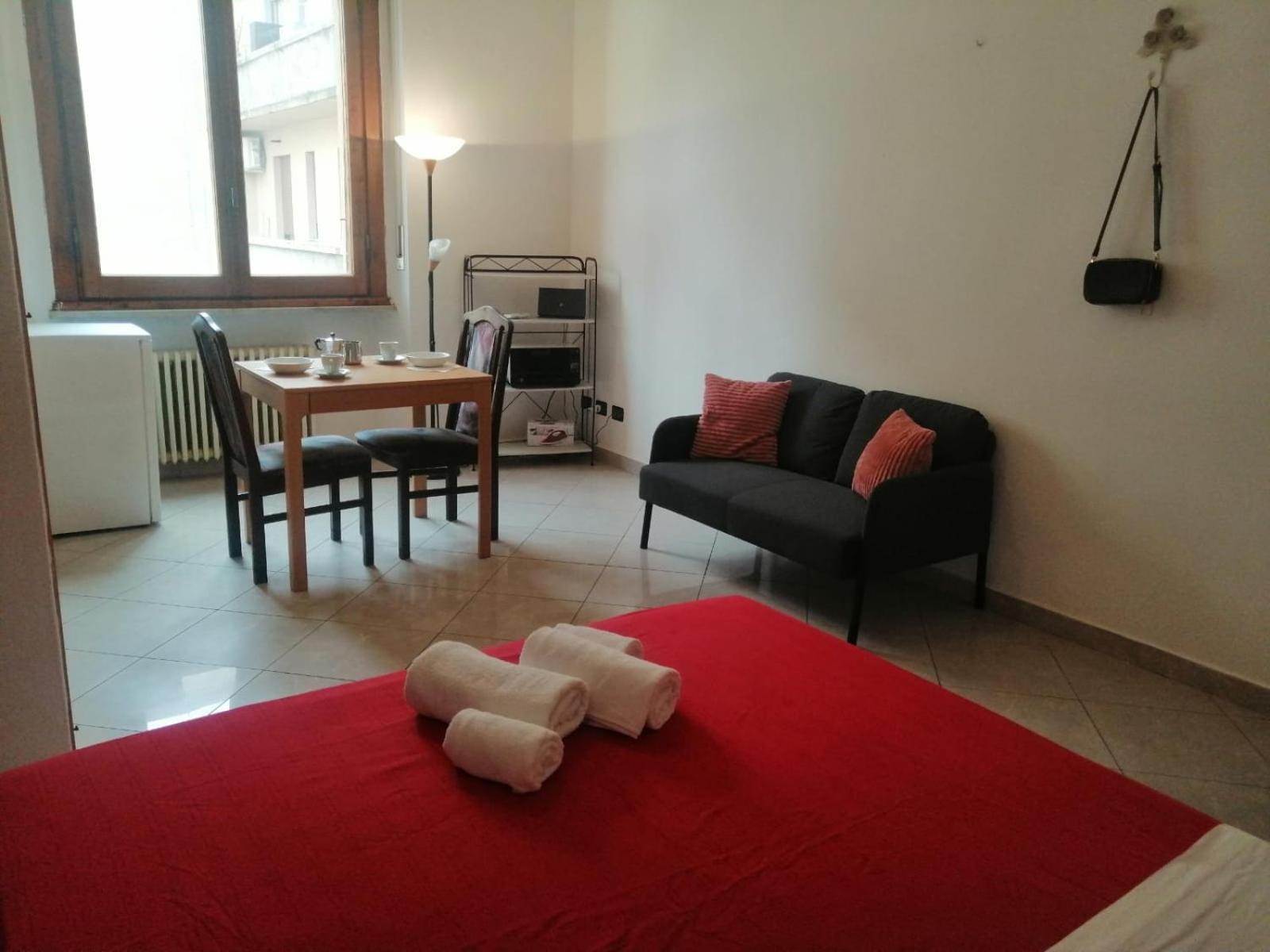 Apartment In Front Of The Train Station! Florence Ngoại thất bức ảnh
